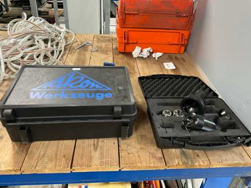 Akon-Gewindewerkzeuge