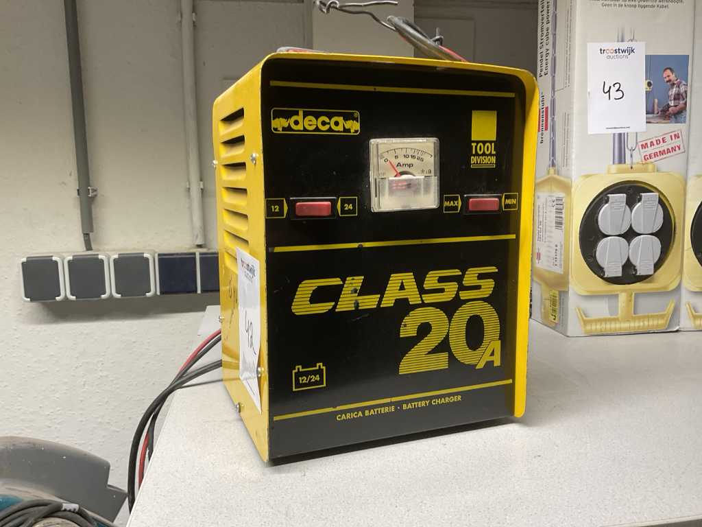 Deca Klasse 20A Batterieladegerät