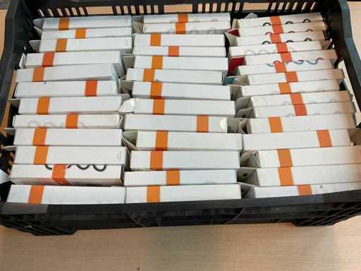 Phonejuice - phone charger, cables and holders (80x)