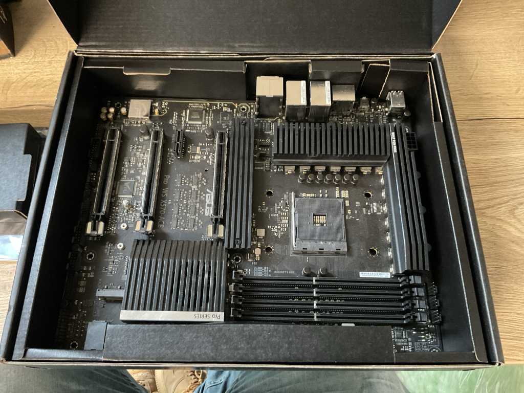 Asus Pro WS X570-ace Mainboard