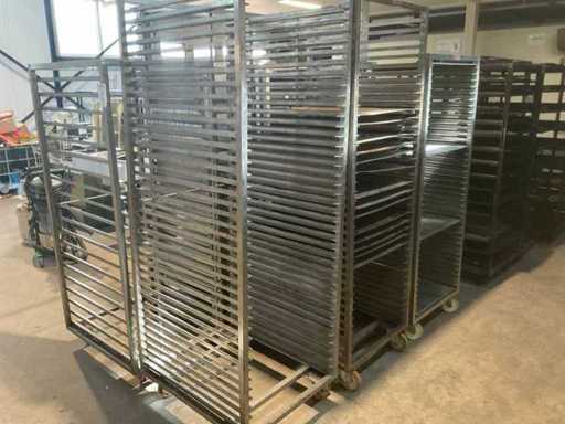 Various carts (7x)