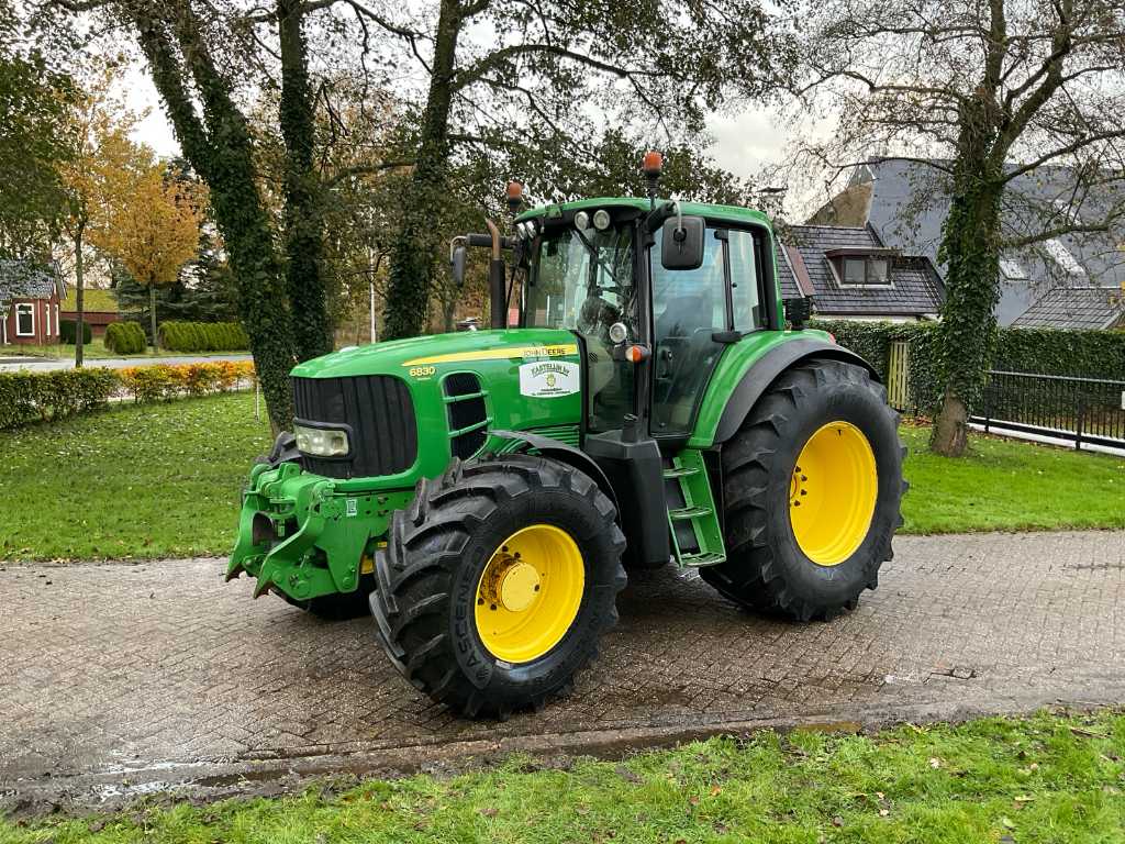 John Deere 6830 Autopower Premium Allrad-Ackerschlepper