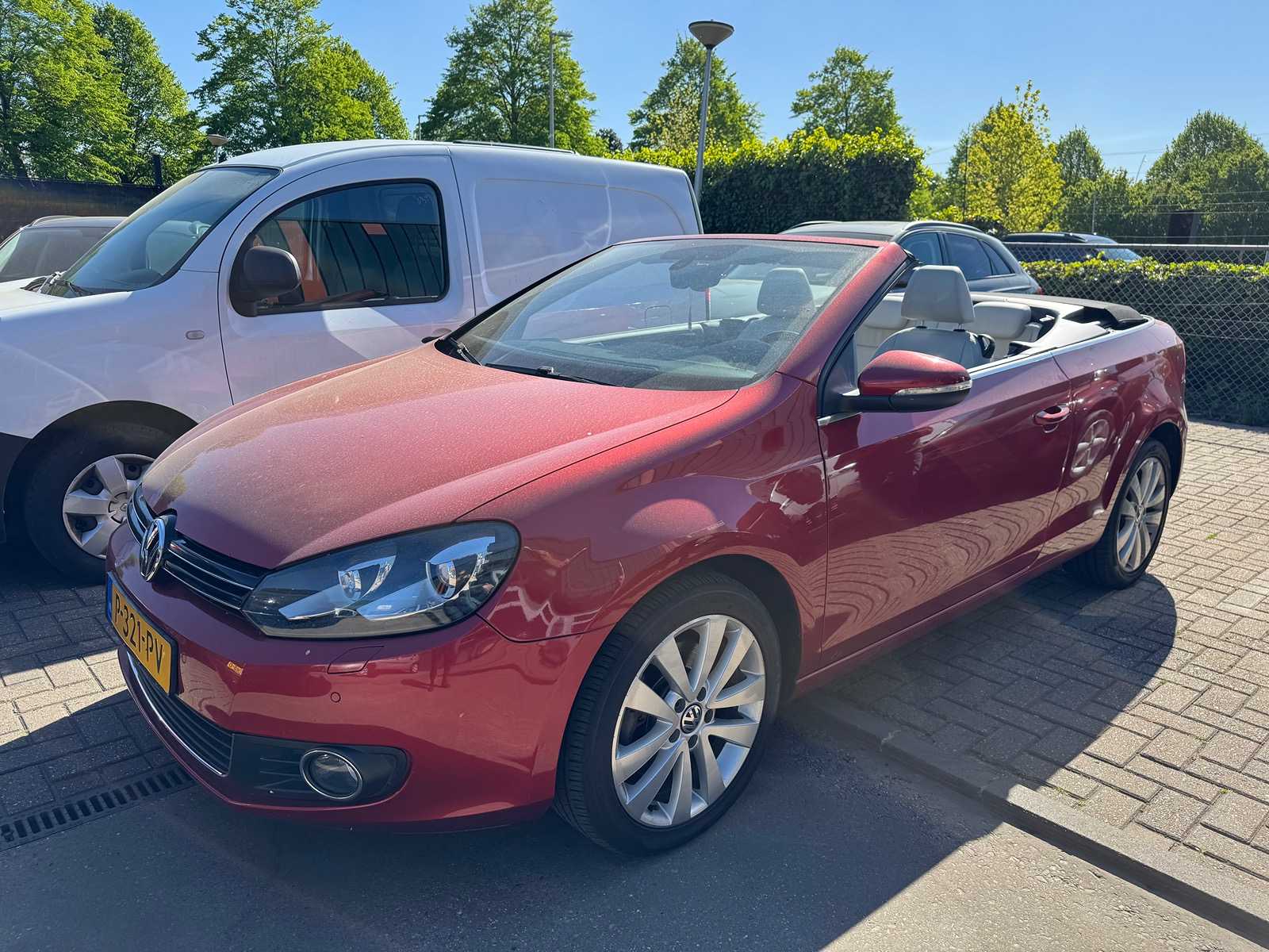 Volkswagen 2011 Golf Cabriolet 1.4 TSI Automatic P-321-PV