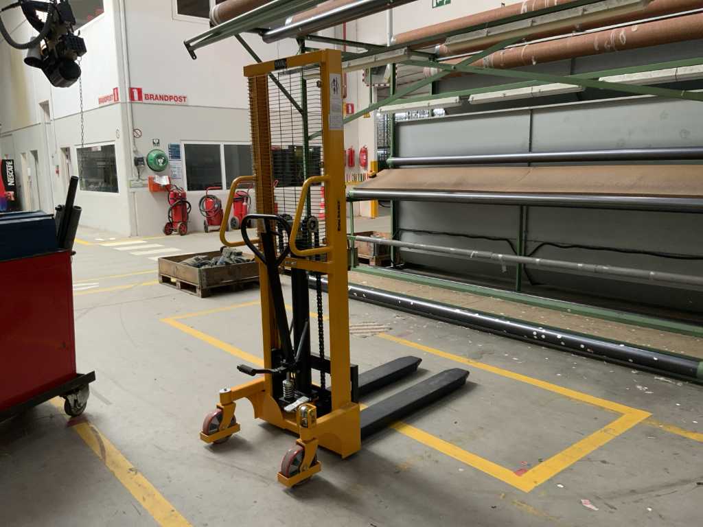 2022 TotalSource RM0018 Stacker