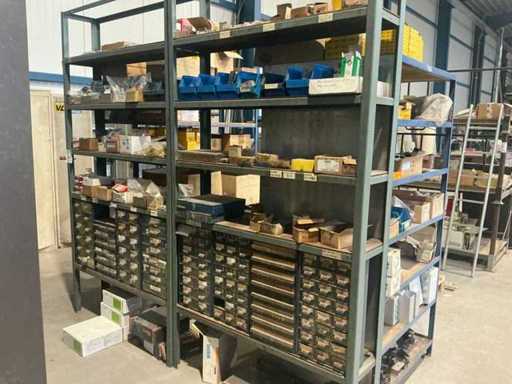 Charge von elektrischen Installationsmaterialien