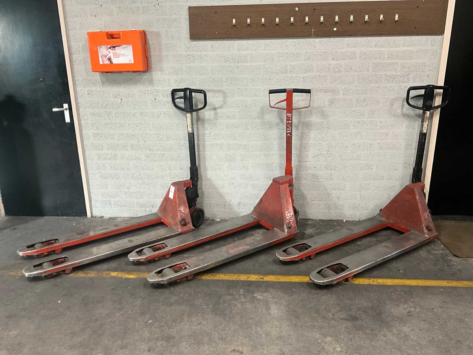 BT Hand hydraulic pallet truck (3x)