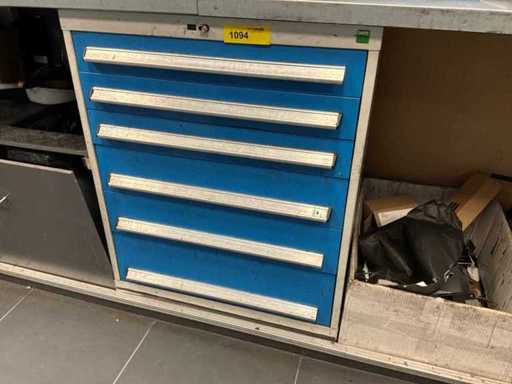 Komoda Bott z narzędziami i materiałami