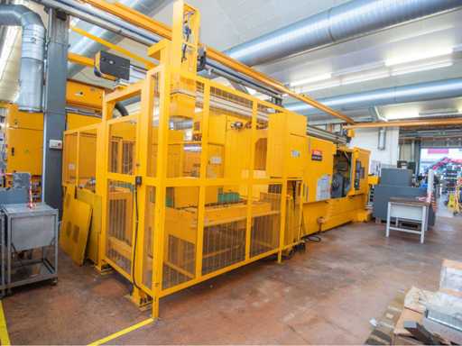 Kombination | 2005 Mazak Integrex 300-III mit Werkzeugen | Los: 9, 99-101, 140
