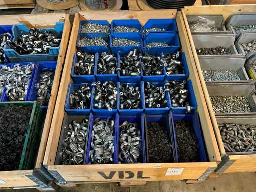 Charge von Befestigungselementen