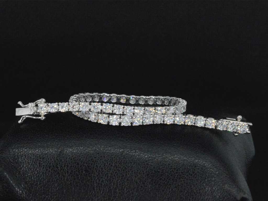 Witgouden armband met briljant geslepen diamanten 4.15 carat
