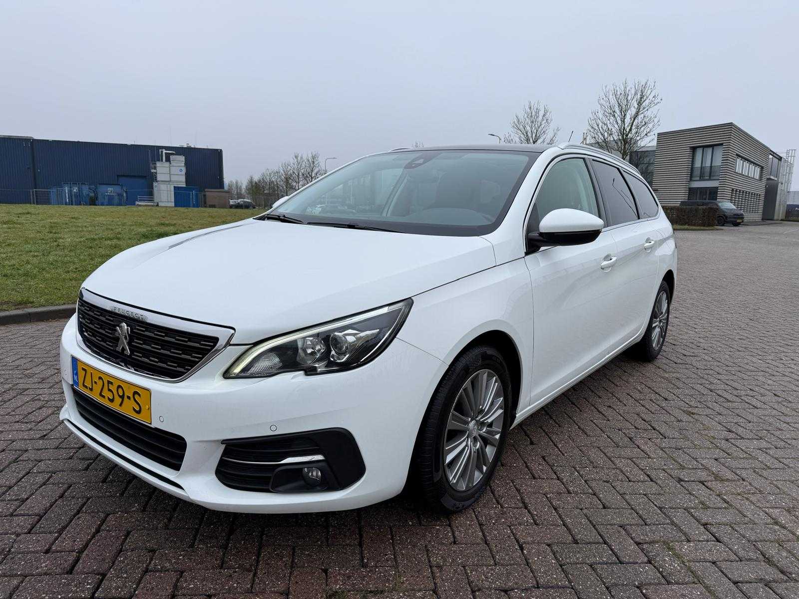 Peugeot 308 SW 1.2 PureTech Blue Lease Premium; ZJ-259-S