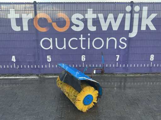 Scopa a rotelle Caravaggi