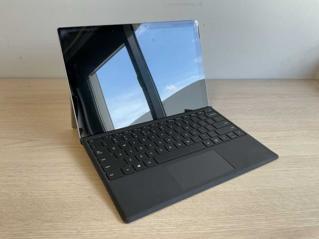 Microsoft Surface pro 5th gen Laptop
