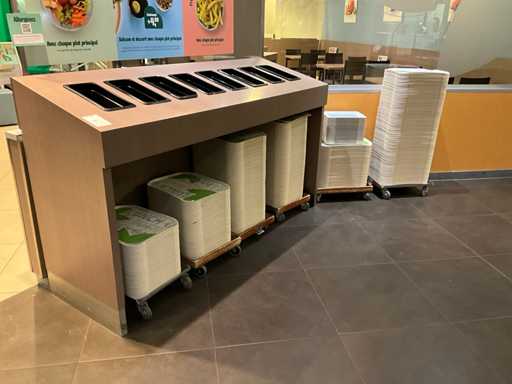 Armadio posate e vassoi