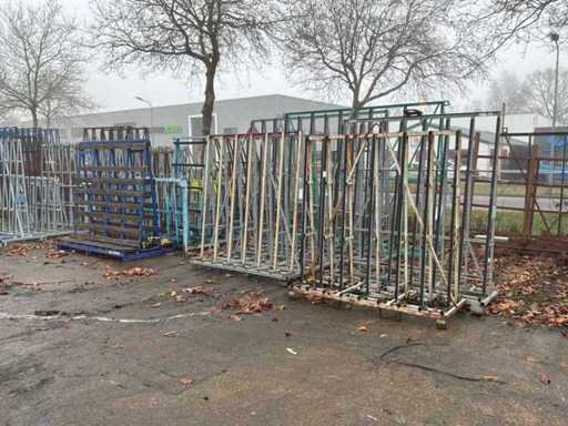 Molti supporti di vetro di varie dimensioni (17x)