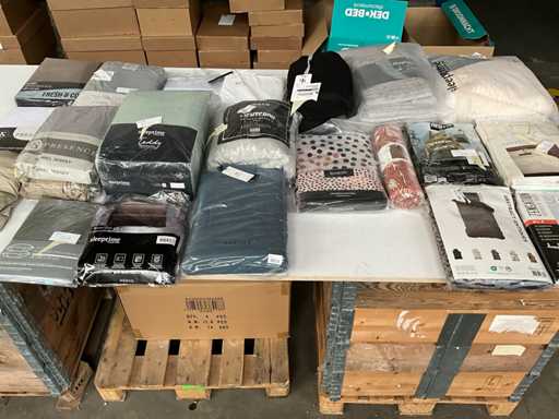 Mix kavel diverse beddengoed