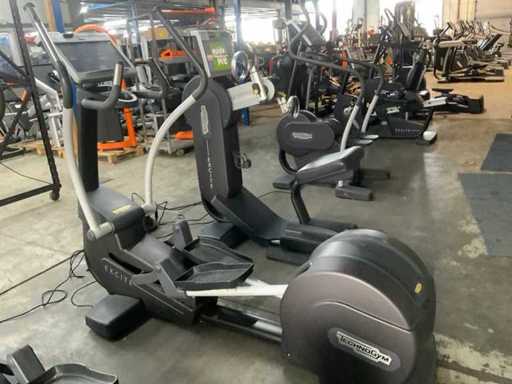 Technogym excite synchro visioweb Crosstrainer