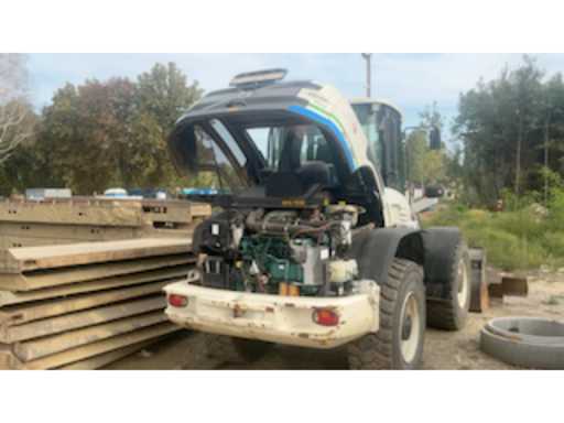 83a3fe49-f3b0-4f61-ac0b-5e31f46e0244.mp4