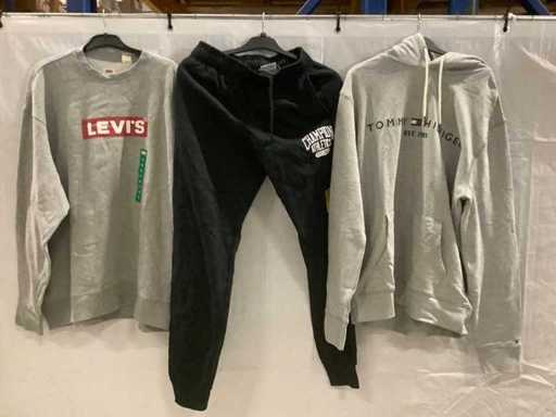 Paletten-Branded-Kleidung (334x)