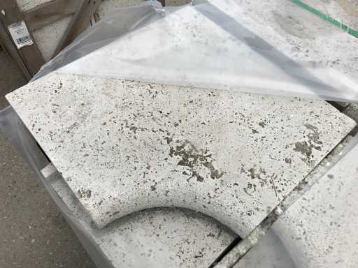 Natuursteen zwembadboordsteen hoeken 66 stuks