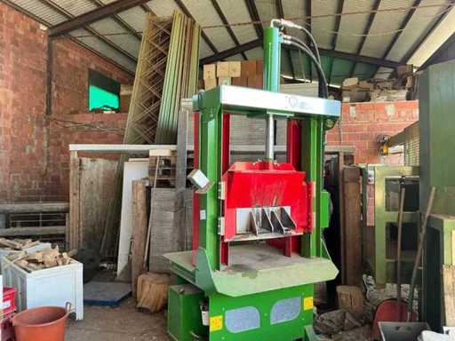 2025 Metaal Landbouwtranche 700 M.T. Houtklijver