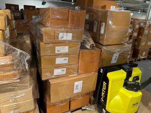 Décoration de fête, valeur de vente au détail 1 800 €