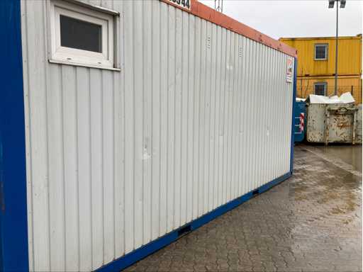 CONA SANICONTAINER 20 ́ - Defect