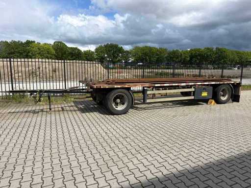 Burg-Container-Fahrgestell / Wechselwagenanhänger, ausgestattet mit Rockinger GNZ 27 D125 Kupplungssystem, Tandemversion, niederländische Kennzeichen WP-68-TJ