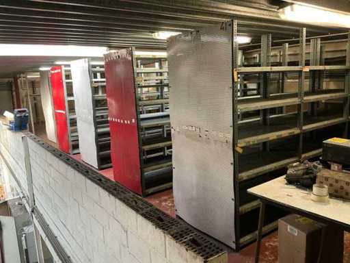 Aproximativ 30 lpm diverse rafturi de depozitare