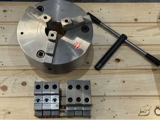 Chuck à trois mâchoires RÖHM 