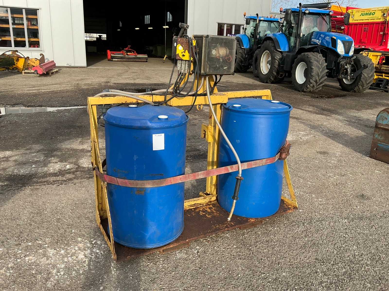 Additive pump unit for shredder