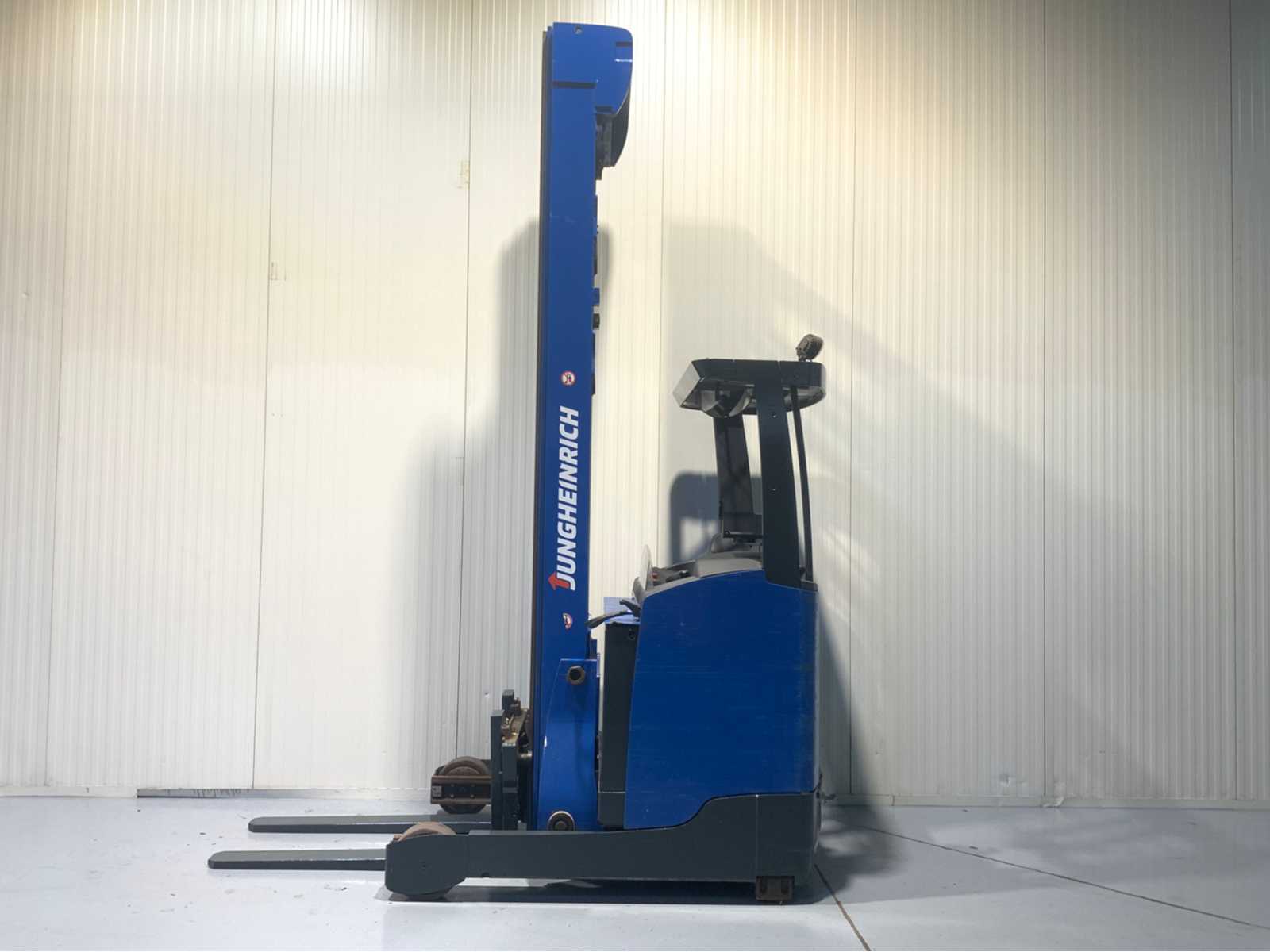 Jungheinrich ETV 216 – 9.41meter – Triplex – Sideshift – Freelift – Reach truck
