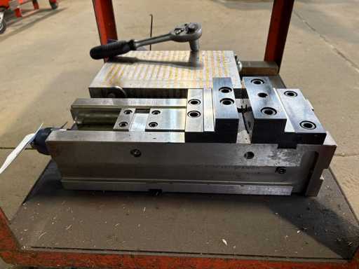 RÖHM NC KOMPAKT SPANNER Machine Vise
