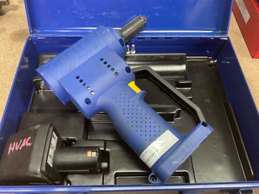 Gesipa PowerBird Reviting Machine