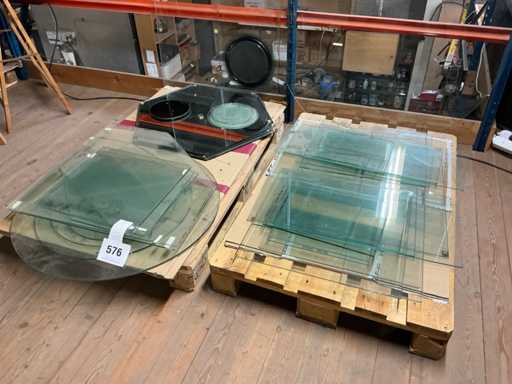 Diverse glazen leggers 