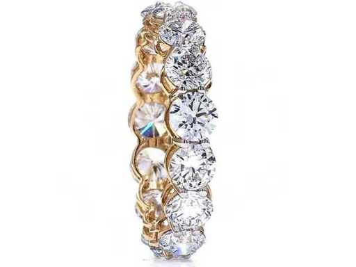 18 Karaat geelgouden eeuwigheidsring met 5,05 ct. diamant