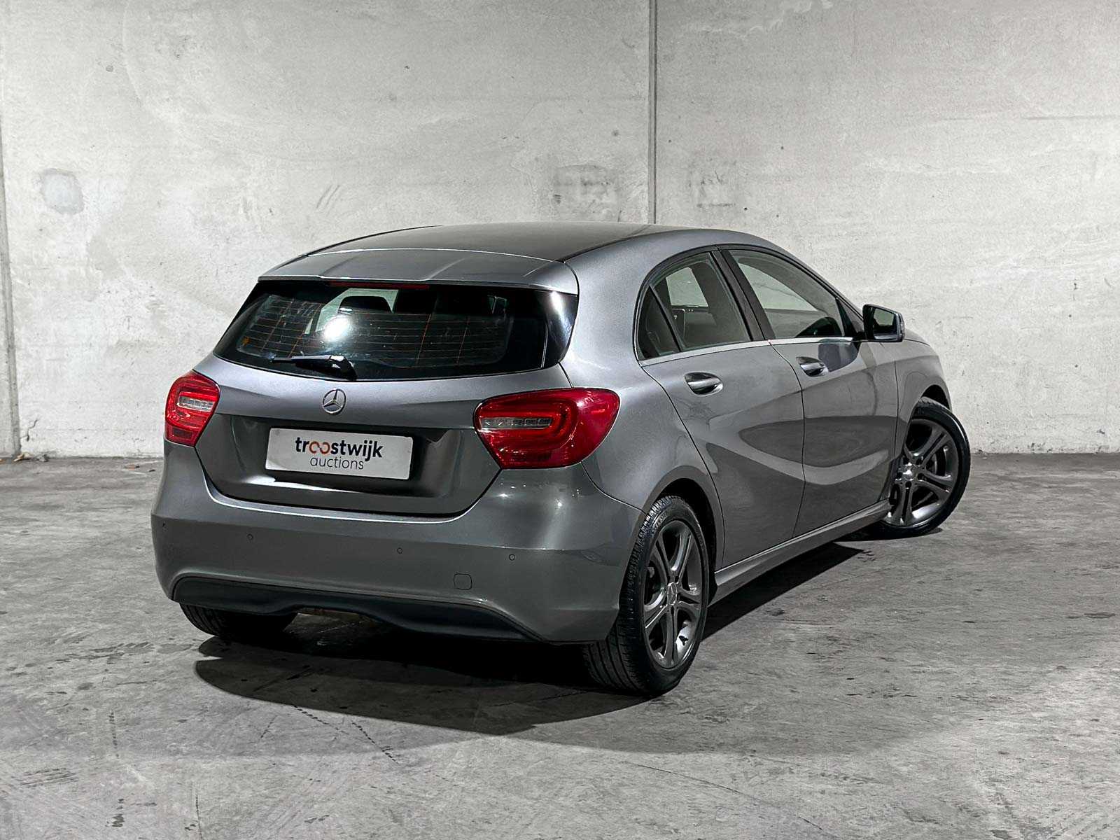 Mercedes-Benz A180 4U3 A-klasse 121pk 2013 (Origineel-NL), 8-SRR-41