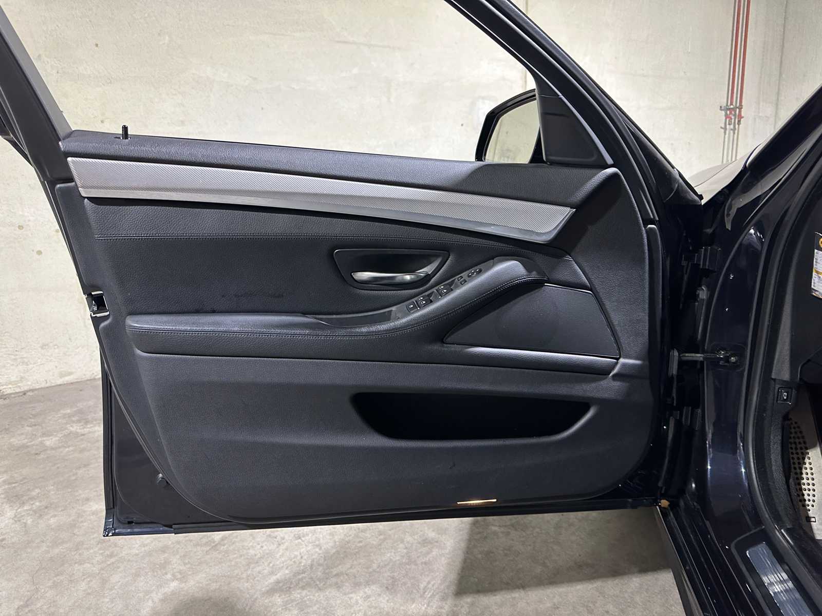 BMW 520i Touring M-Sport High Executive 5-series 184hp 2013, 92-ZLN-9