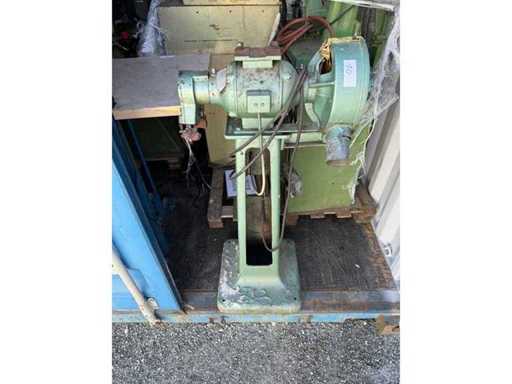 Charles Jourdan – Riemenschleifer