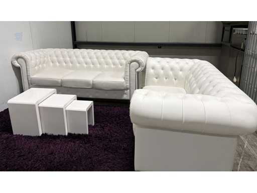 Ensemble de canapé Chesterfield en deux pièces avec tapis et table basse