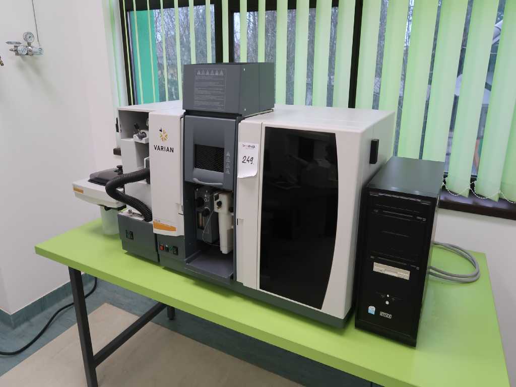 Varian - AA240 - Atoomabsorptiespectrometer