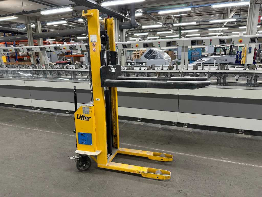 Lifter - TMC 10/16 - Electric stacker