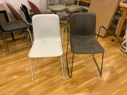 Lensvelt “Richard Hutten” This 142 Vergaderstoel (2x)