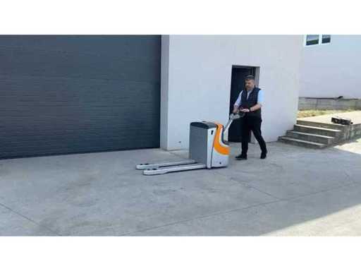 87de55be-00d1-4efd-9040-394b82518429.mp4