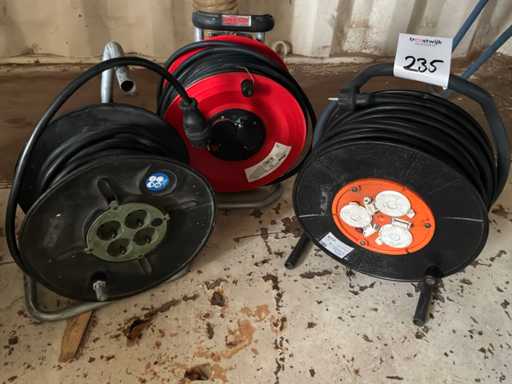 Extension cable reels (3x)