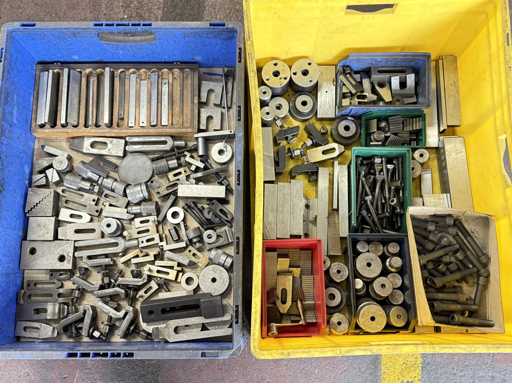   Post clamping devices