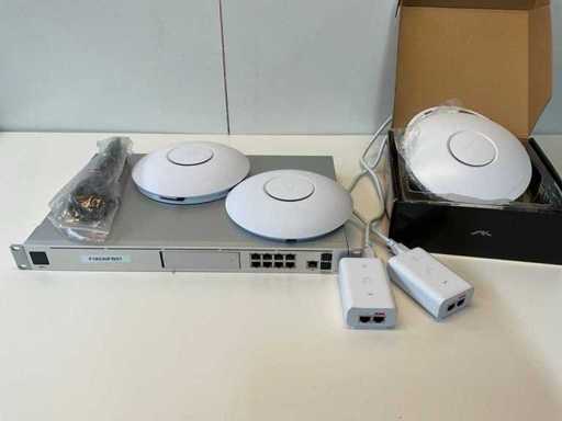 Ubiquiti Unifi Dream machine pro 19" switch en access points