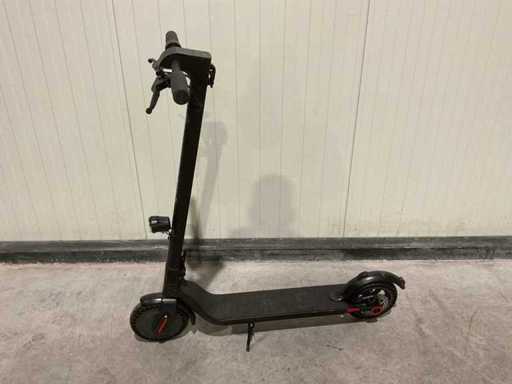 Alucard Black 26003061650 Scooter