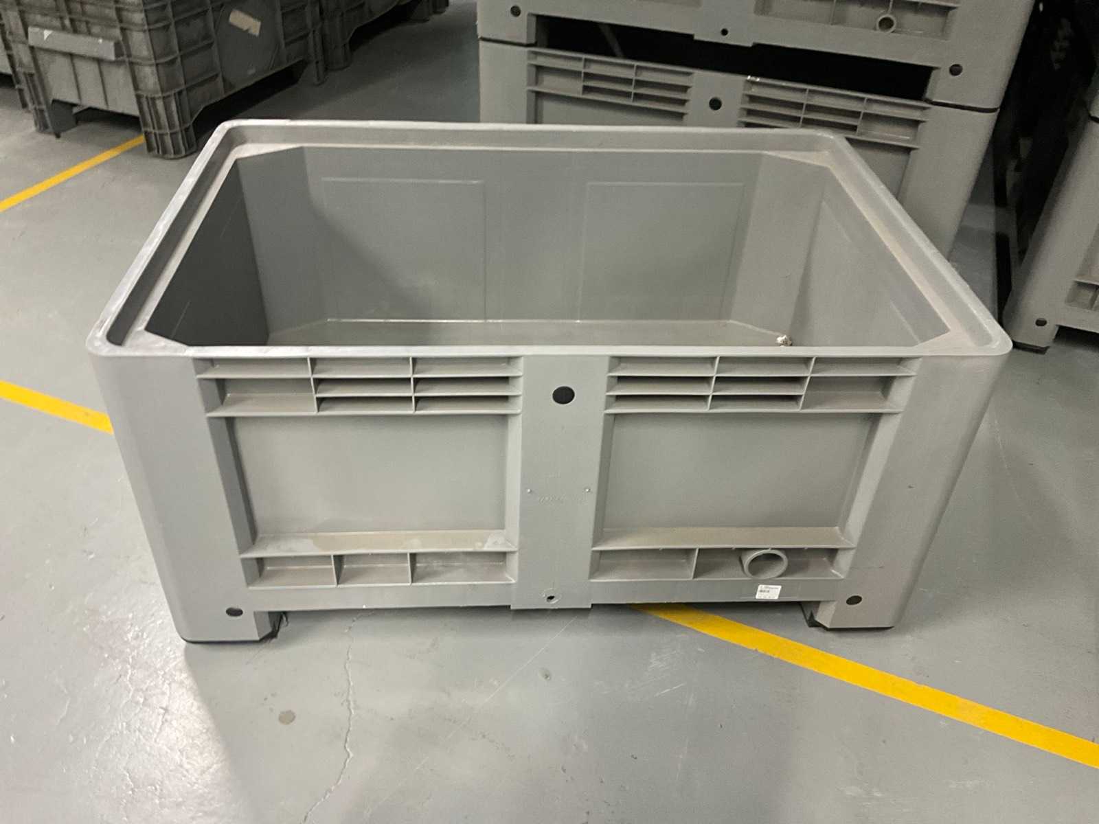 Plastic pallet box (38x)