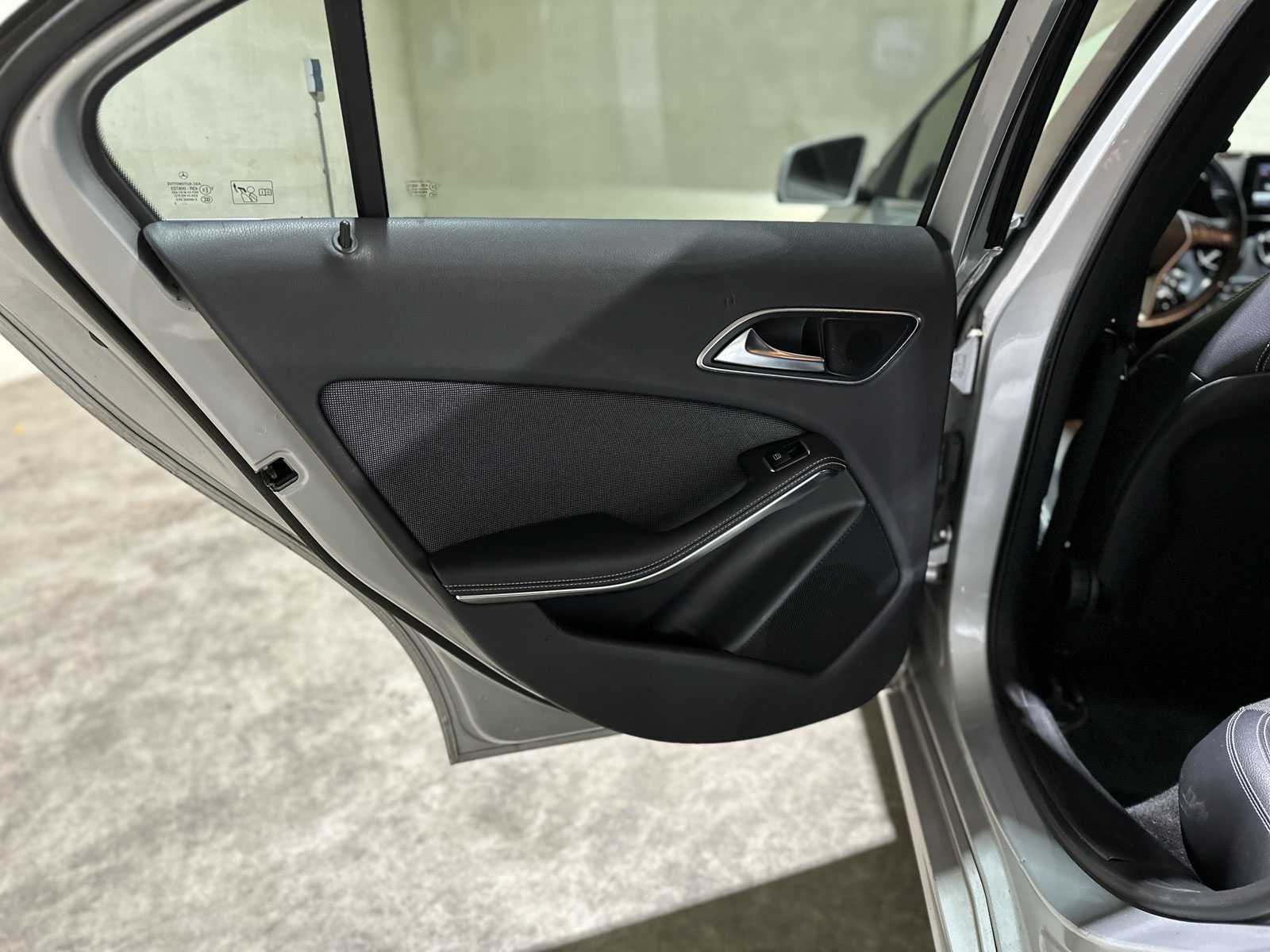 Mercedes-Benz A180 Ambition A-klasse 121pk 2012 (Origineel-NL), 75-ZJJ-1